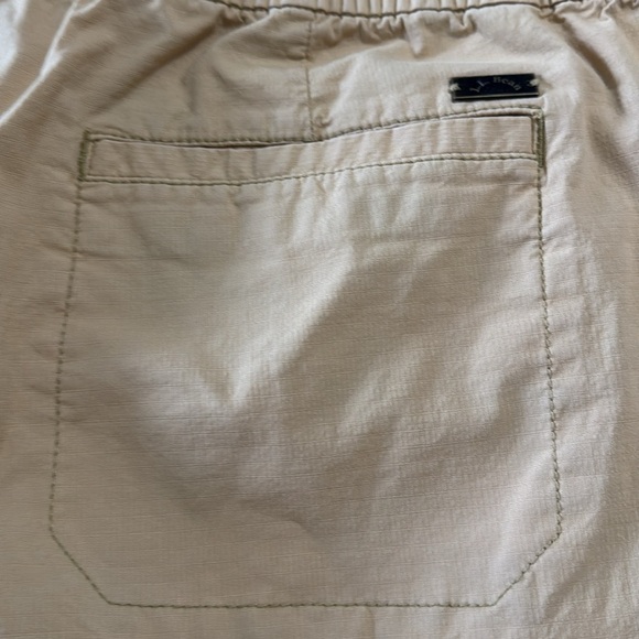 L.L. Bean Woman’s Pull on Ripstop Drawstring Khaki Ankle Pants - Picture 9 of 11